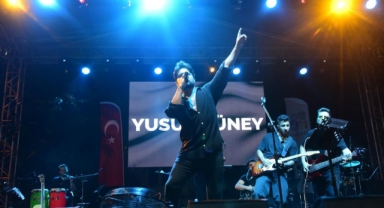 Karacabey’de Yusuf Güney ile ‘Zafer Bayramı’ coşkusu