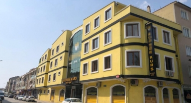 Kendilerine tahsis edilen binayı başkasına kiraladılar