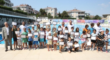 Nilüfer’de yüzlerce çocuk sertifika heyecanı yaşadı