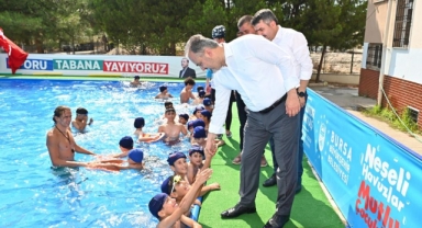 Okul bahçesinde eğlence vakti
