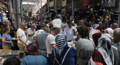 Tarihi pazarda 30 yıllık gelenek bozulmadı