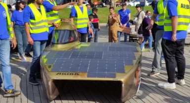 Üniversiteli öğrencilerin yaptığı elektrikli araç Bursa'dan tura başladı