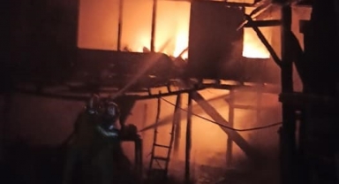 Yangın, 3 kişilik aileyi evsiz bıraktı