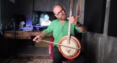 Yaylı tamburu ile dünyayı fethetti