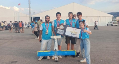 Yıldırımlı Feza takımına Teknofest'ten ödül