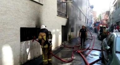 Apartmandaki yangın korkuttu