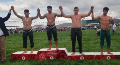 Büyükşehir Belediyesporlu güreşçilerden 7 madalya