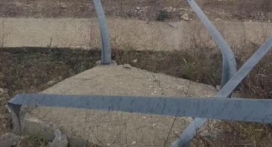 Hırsızlar elektrik direklerine dadandı