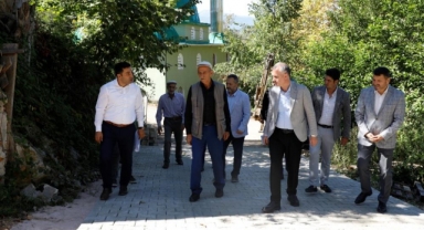 İnegöl'ün mahalleleri parke taşlarıyla kaplanıyor