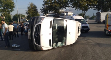 İşçi servisi ile otomobil çarpıştı: 4 yaralı