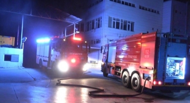Lüks araç firmasının bakım merkezinde yangın paniği