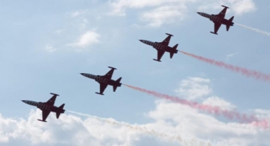 Türk Yıldızları İznik'te nefesleri kesti
