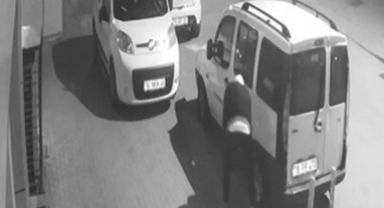 21 aracın lastiklerini böyle patlattı