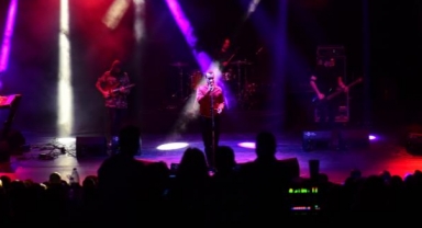 Açık havayı Cem Adrian ısıttı