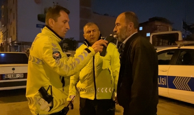 Alkollü sürücünün protez diş hassasiyeti