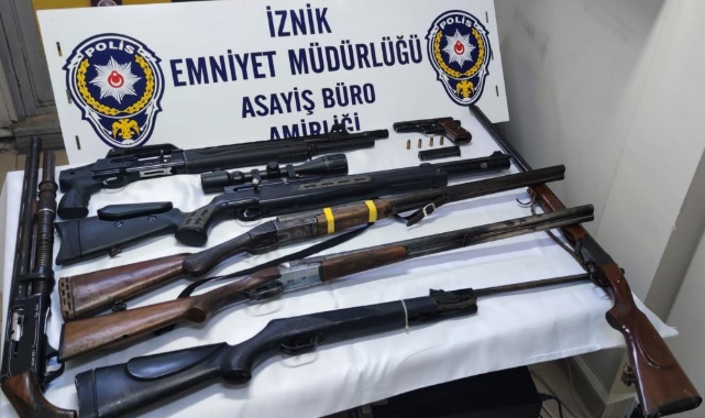 Bursa'da çok sayıda ruhsatsız silah ele geçirildi