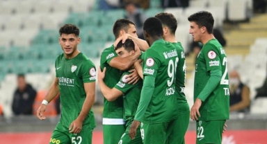 Bursaspor Bayburt'ta kayıpları oynadı