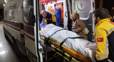 Cipe çarpan motosiklet sürücüsü ağır yaralandı