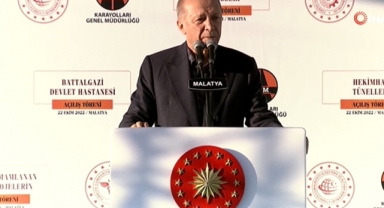 Cumhurbaşkanı Erdoğan'dan yeni başörtüsü mesajı