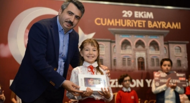 Cumhuriyeti en iyi anlatanlar ödüllendirildi