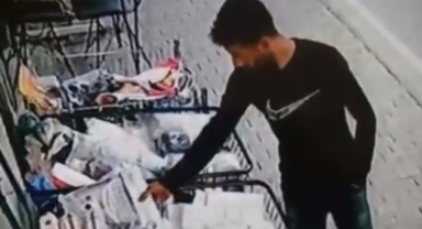 Elini kolunu sallayarak geldi, nevresim takımını çaldı