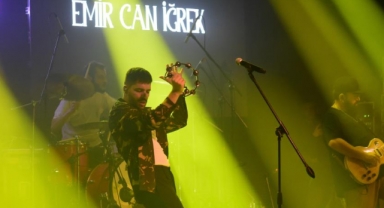 Emir Can İğrek Bursa’da sevenleri ile buluştu