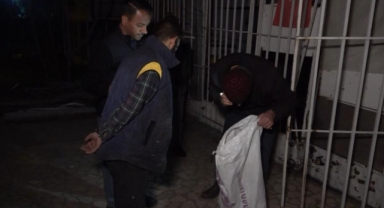 Hırsızlık zanlısı uyuya kalınca suçüstü yakalandı