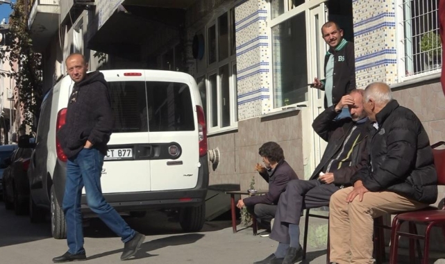 Kahvede çay içerken önlerine hırsızlık zanlısı atladı