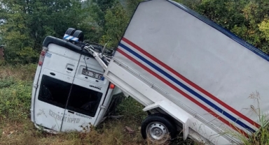 Minibüs şarampole yuvarlandı: 1 yaralı