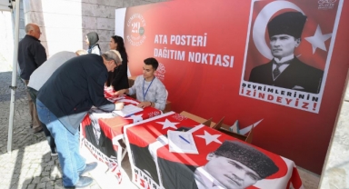 Nilüfer Belediyesi'nden vatandaşlara Ata posteri