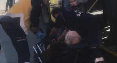 Otobüste rahatsızlanan yolcu ambulansla hastaneye kaldırıldı