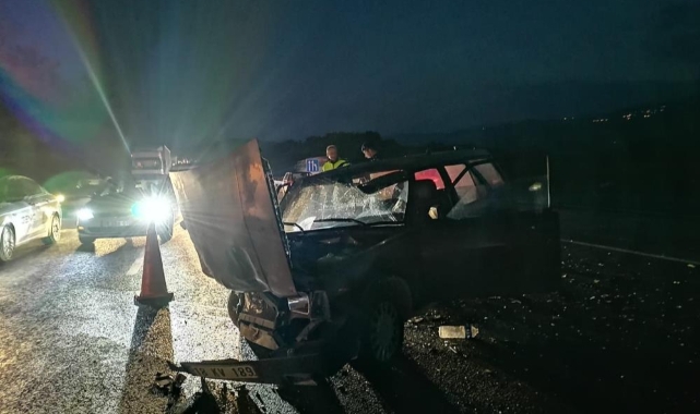 Otomobil ile hafif ticari araç çarpıştı: 4 yaralı