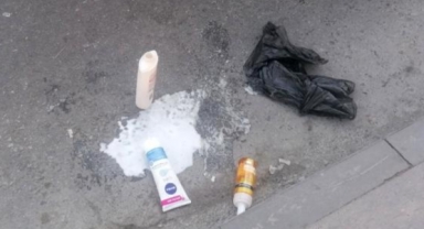 Şampuan ve güneş yağı içti kendinden geçti