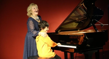 Sanatseverler'e Nilüfer'de piano resitali