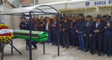 Selma öğretmen gözyaşlarıyla toprağa verildi
