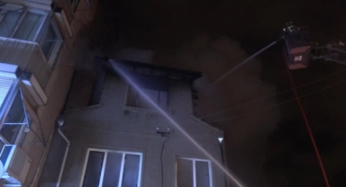 3 katlı müstakil ev alev alev yandı