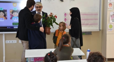 4 kardeşten öğretmenlerine sürpriz ziyaret