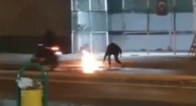 Alev alan tüpü su dökerek söndürdüler