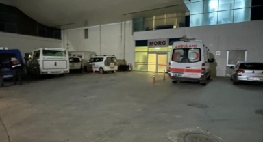 Azayı öldürdü, babası ile kardeşini yaraladı