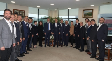 BALKANTÜRKSİAD'dan Burkay'a hayırlı olsun ziyareti