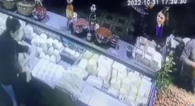 Bebek arabası ile hırsızlık yaptılar