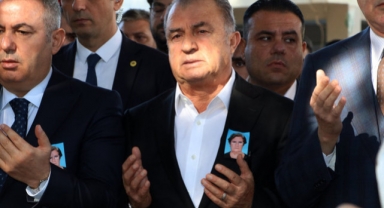 Fatih Terim annesini toprağa verdi