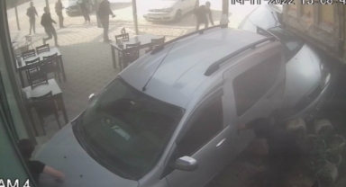 Freni boşalan hafriyat kamyonu dehşet saçtı,