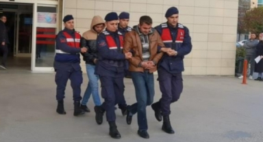 Kadının altınlarını alan dolandırıcılar tutuklandı
