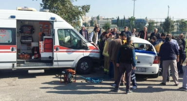 Karacabey'de feci kaza;1 ölü,1 yaralı