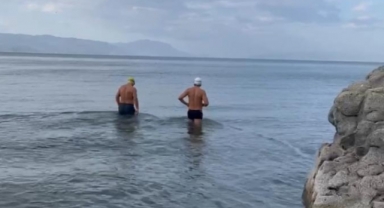Kasım ayının ortasında gölde yüzdüler