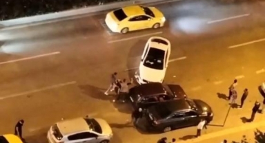 Kaza yapıp kavga ettiler