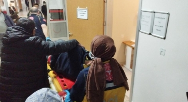Minibüs çarpan komiser ağır yaralandı