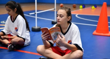 Mustafakemalpaşa'da önce kitap sonra spor
