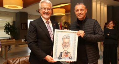 Ödüllü karikatüristler Başkan Erdem ile buluştu